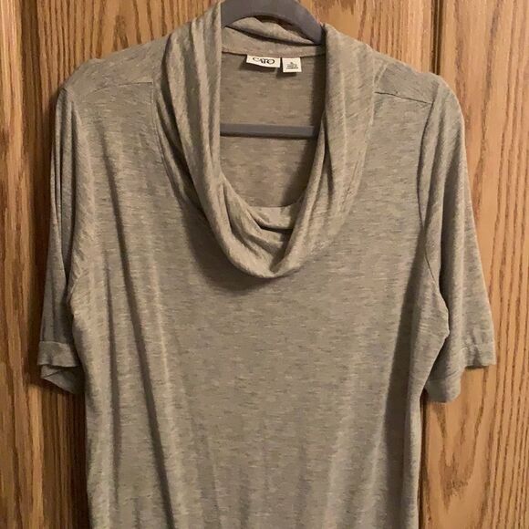 Women’s Cato XL short sleeve tan blouse with gold. - Picture 2 of 9